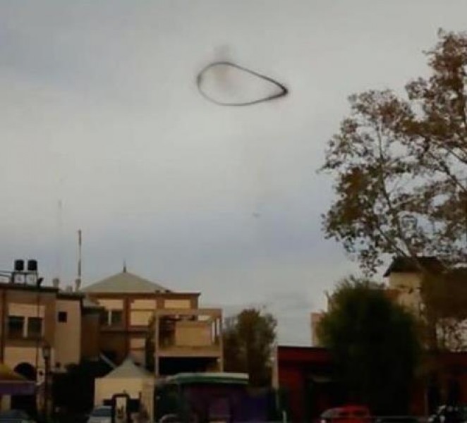 Misterioso anel avistado sobre a Disney World, na Califórnia.