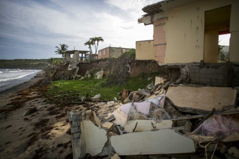 Uma casa danificada pelo furacão Maria, abandonada em Yabucoa, Porto Rico, em 17-09-2018.  