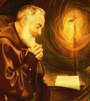 Frei Pio de Pietrelcina: Filhos, grandes tribulações se aproximam para que vos prepareis espiritualmente, não largueis o Santo Rosário, porque é a maior proteção com que o Céu vos presenteou (31-12-2019)