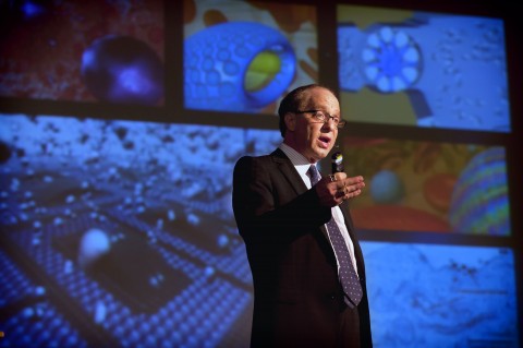 Ray Kurzweil em palestra na Universidade de Rhode Islands, nos EUA. (Foto: Mike Salerno/URI)
