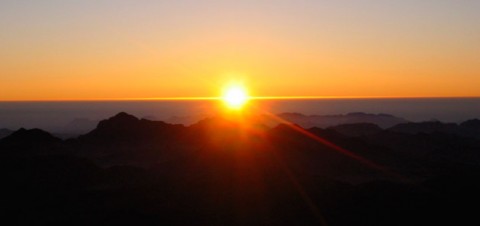 Pôr do sol do topo do Monte Sinai. Foto por Mattias sjödahl gentilmente cedida através do site http://www.sxc.hu/gallery/yodavision